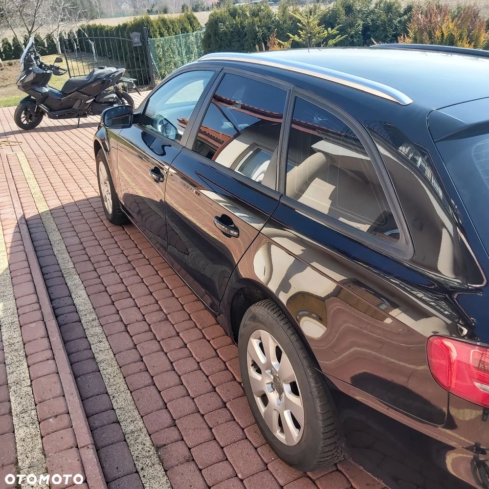 Audi A4 Avant - 4