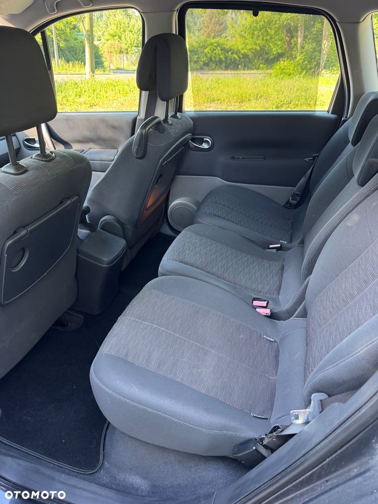 Renault Scenic 2.0 16V Emotion - 6