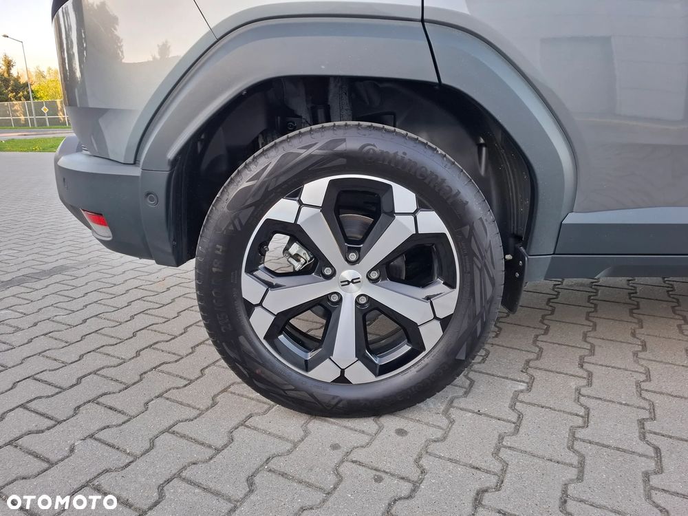 Dacia Duster 1.6 Full Hybrid 140 Journey MMT - 32