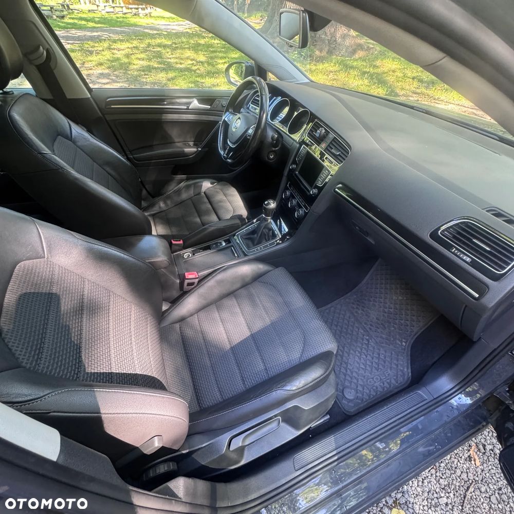 Volkswagen Golf - 21