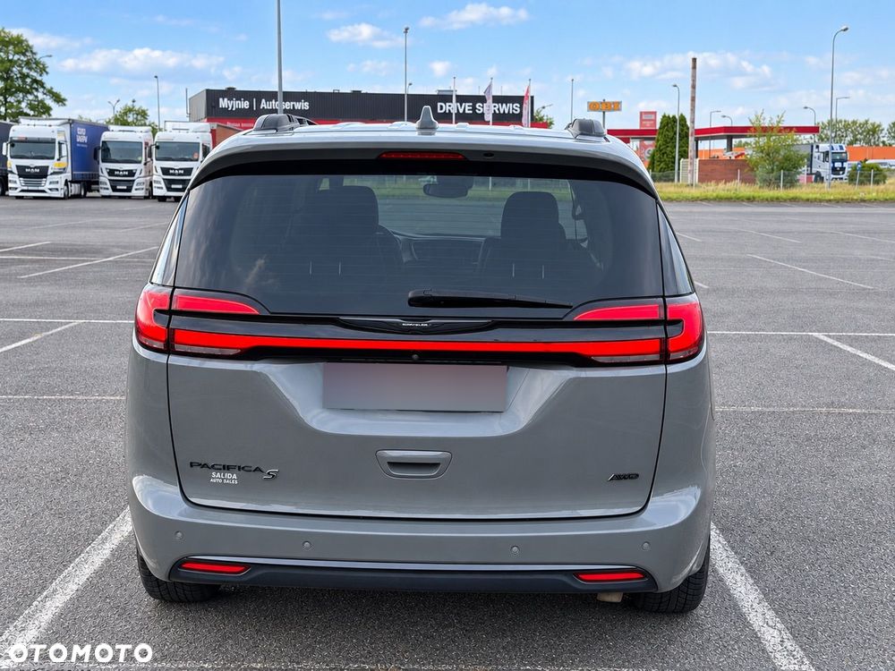 Chrysler Pacifica - 6