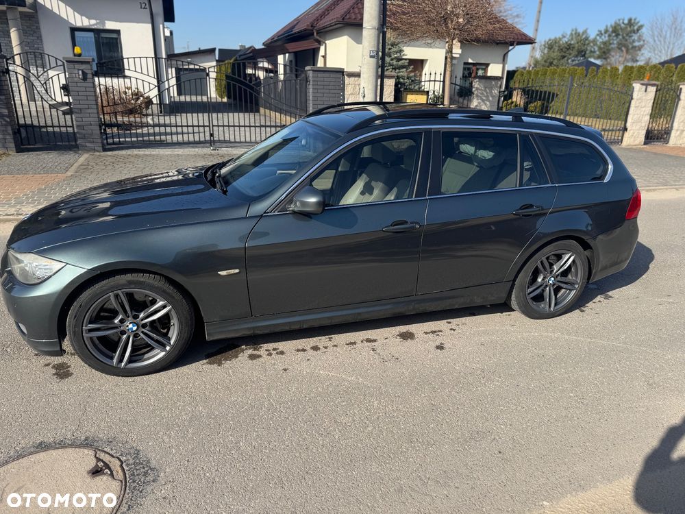BMW Seria 3 330d xDrive - 38