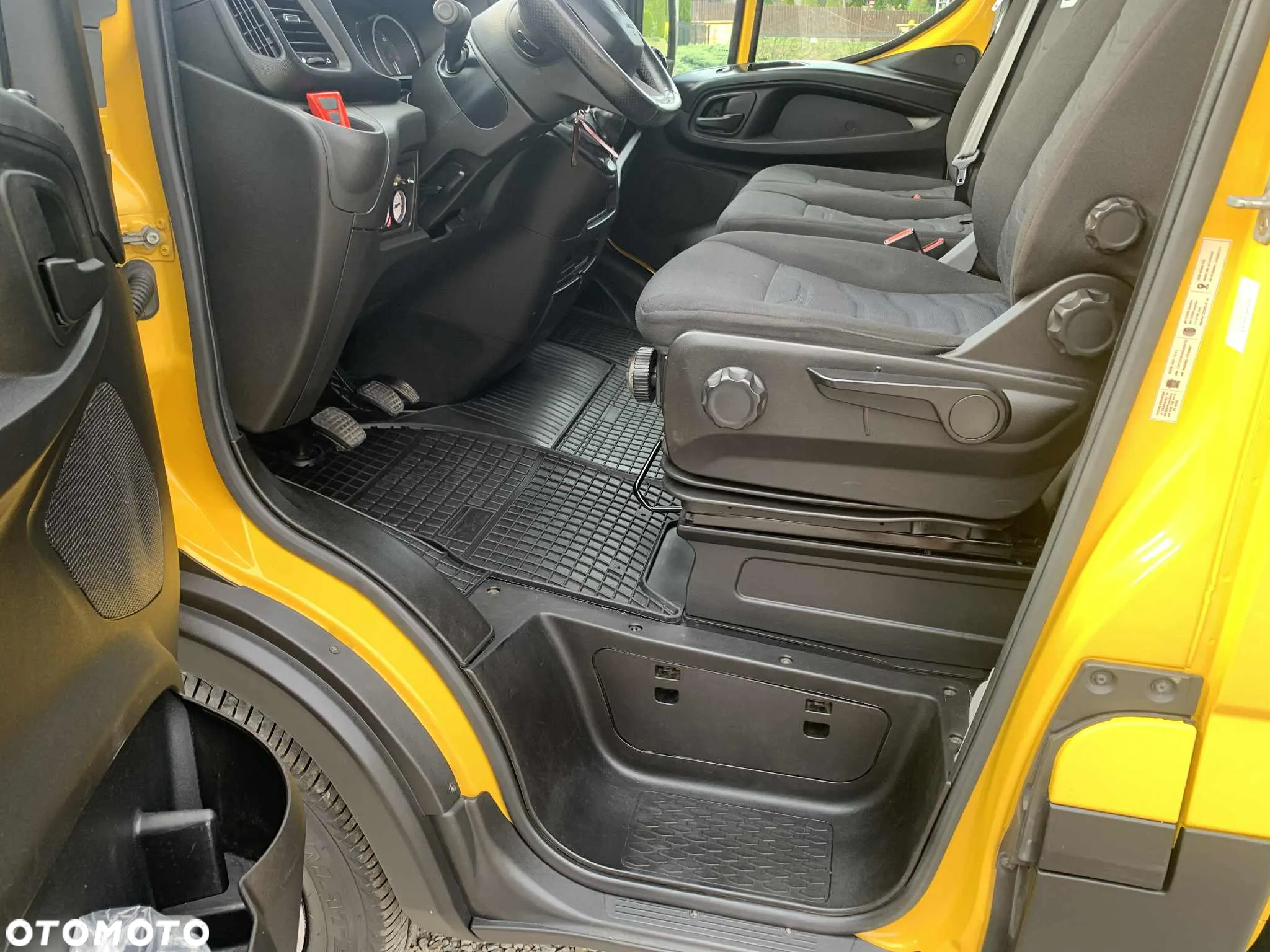 Iveco Daily 35S18 POMOC DROGOWA Piękne Zadbany - 32