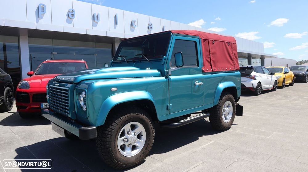 Land Rover Defender - 1