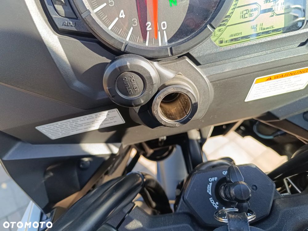 Suzuki V-STROM - 32