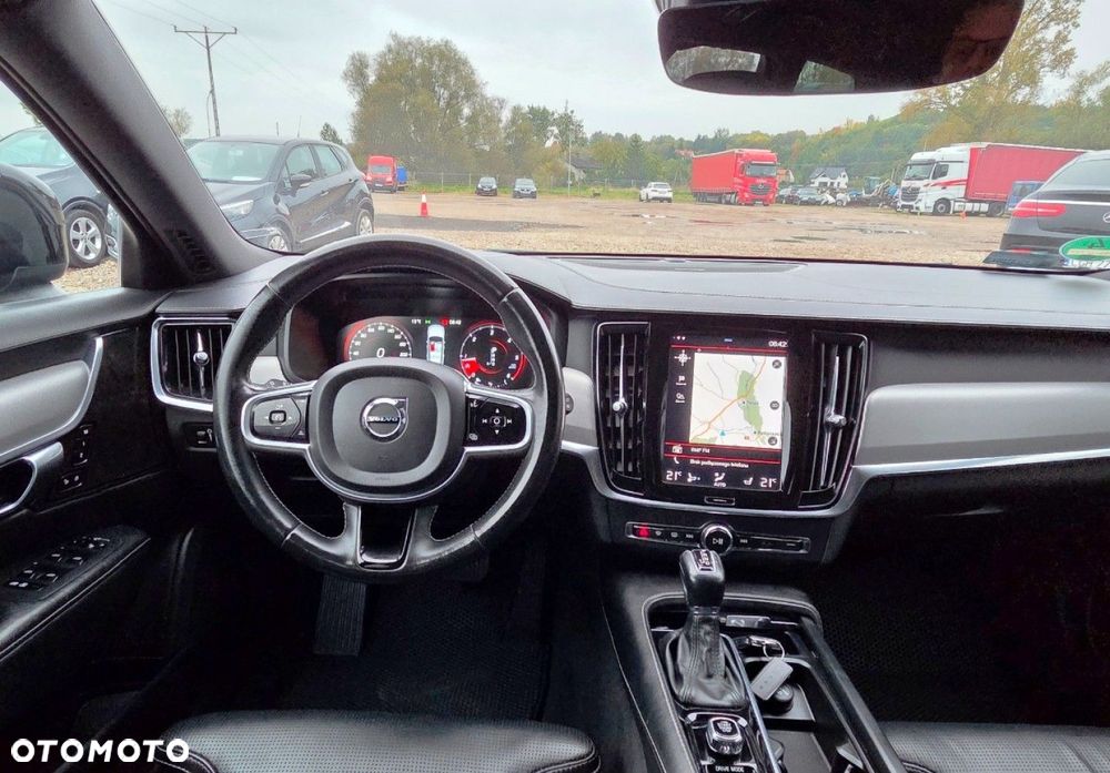 Volvo V90 Cross Country - 9