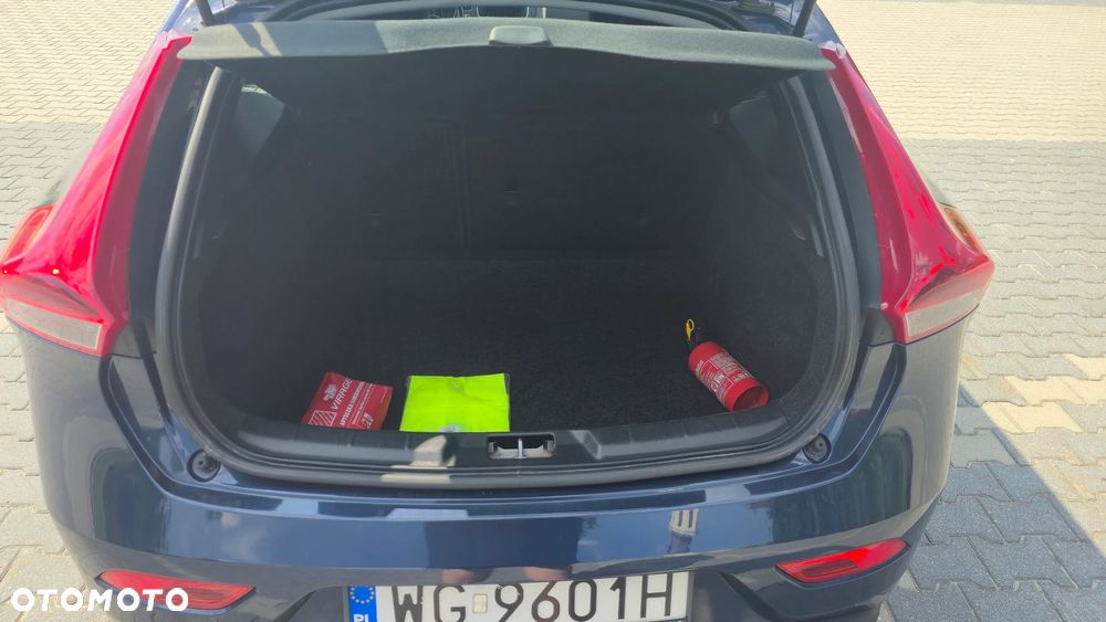 Volvo V40 D4 Drive-E Momentum - 9