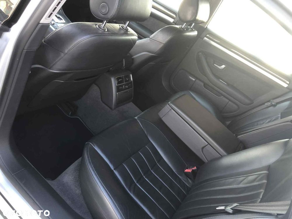 Audi A8 - 8