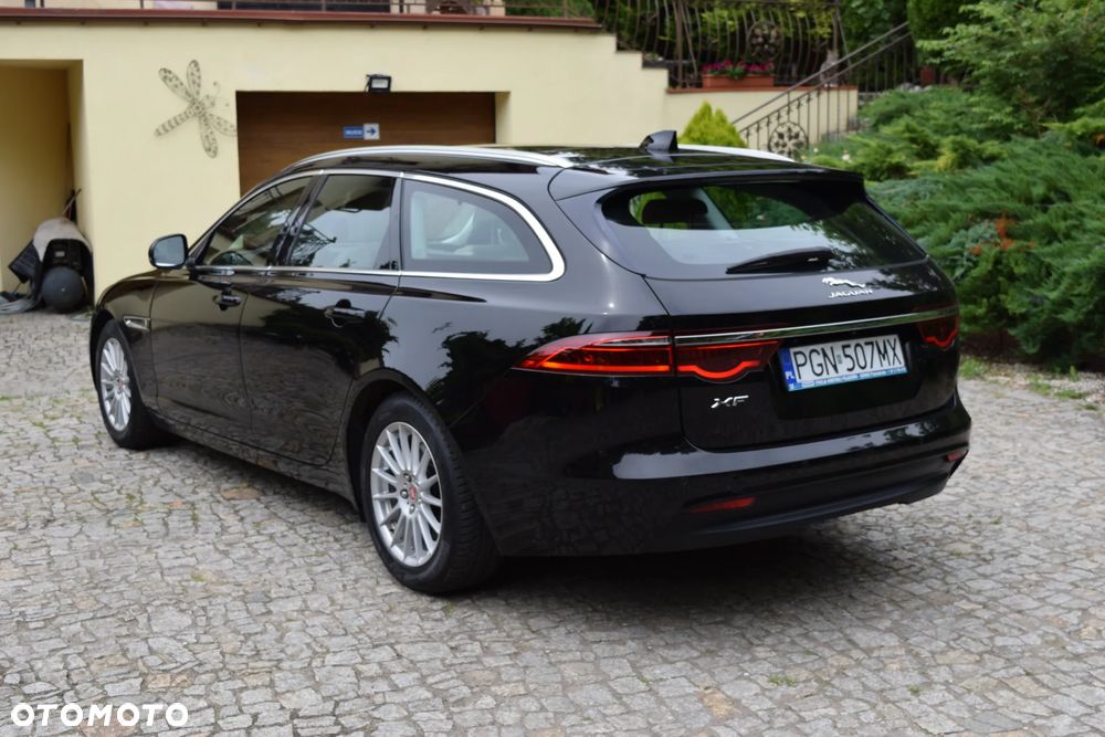 Jaguar XF 20d Prestige - 5