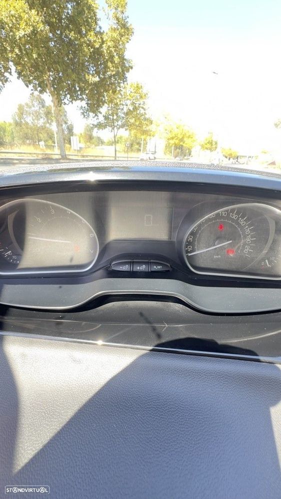 Peugeot 208 82 PureTech Style - 14