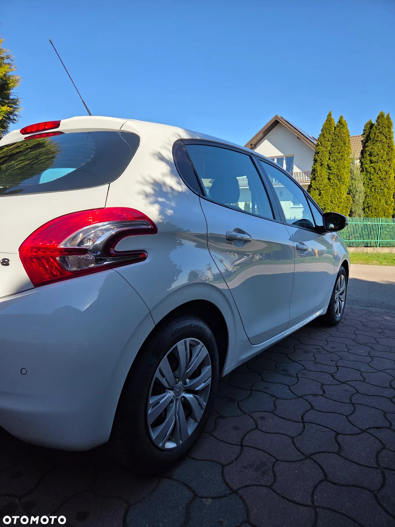 Peugeot 208 - 13