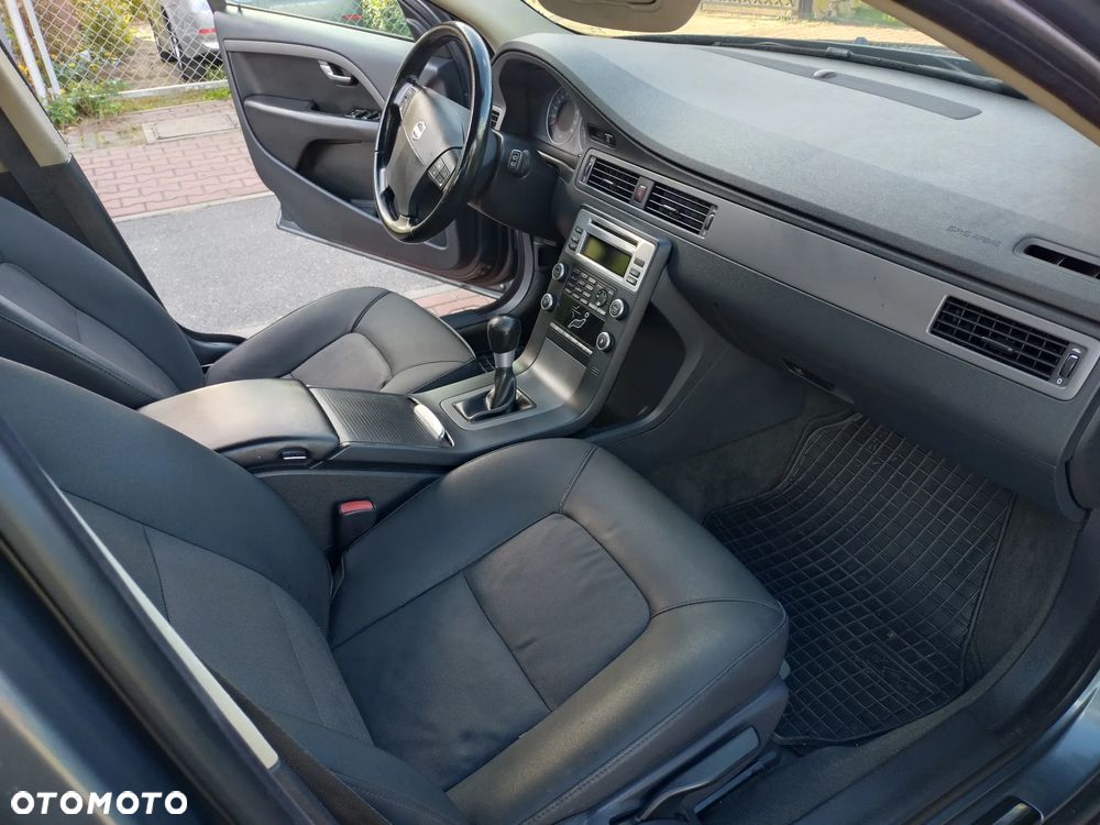 Volvo V70 2.0D Momentum - 24