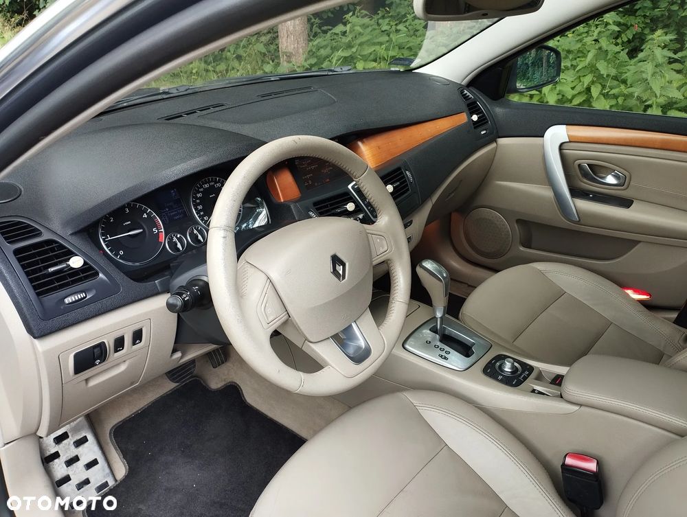 Renault Laguna 2.0 DCi FAP Initiale - 6