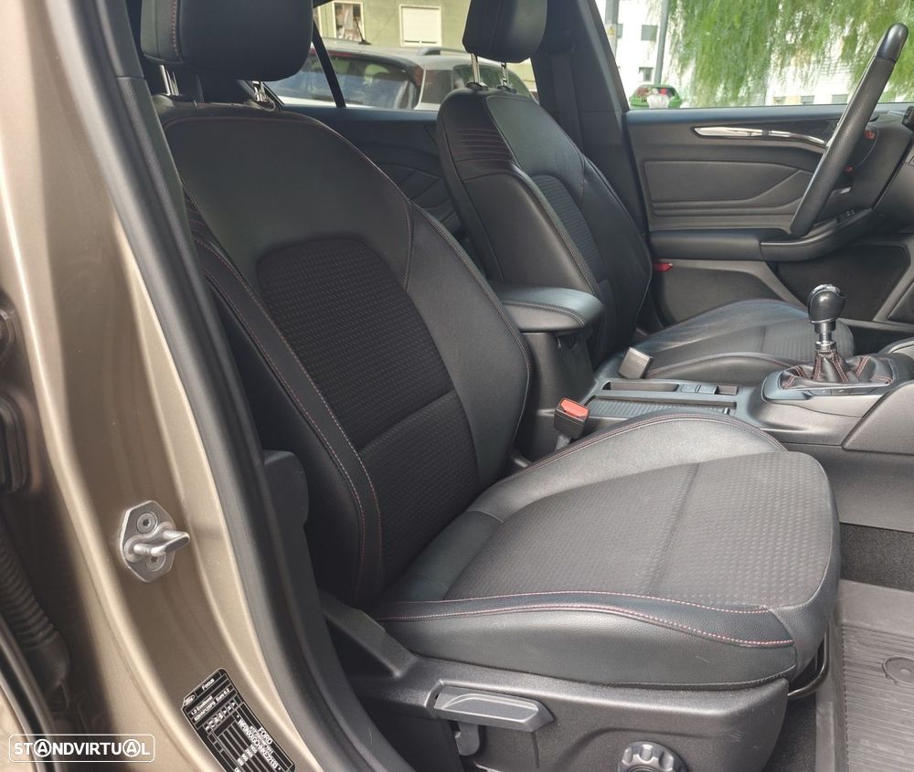 Ford Focus 1.0 EcoBoost ST-Line X - 21