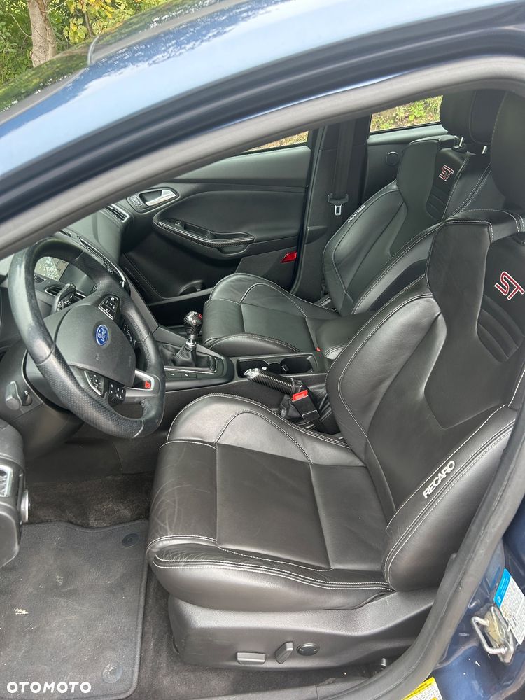 Ford Focus 2.0 EcoBoost ST - 7