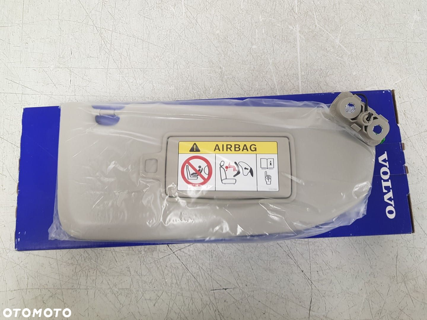 NOWA OSŁONA PRZECIWSŁONECZNA PRAWA VOLVO XC60 II V60 2 17-24 32332699 - 2