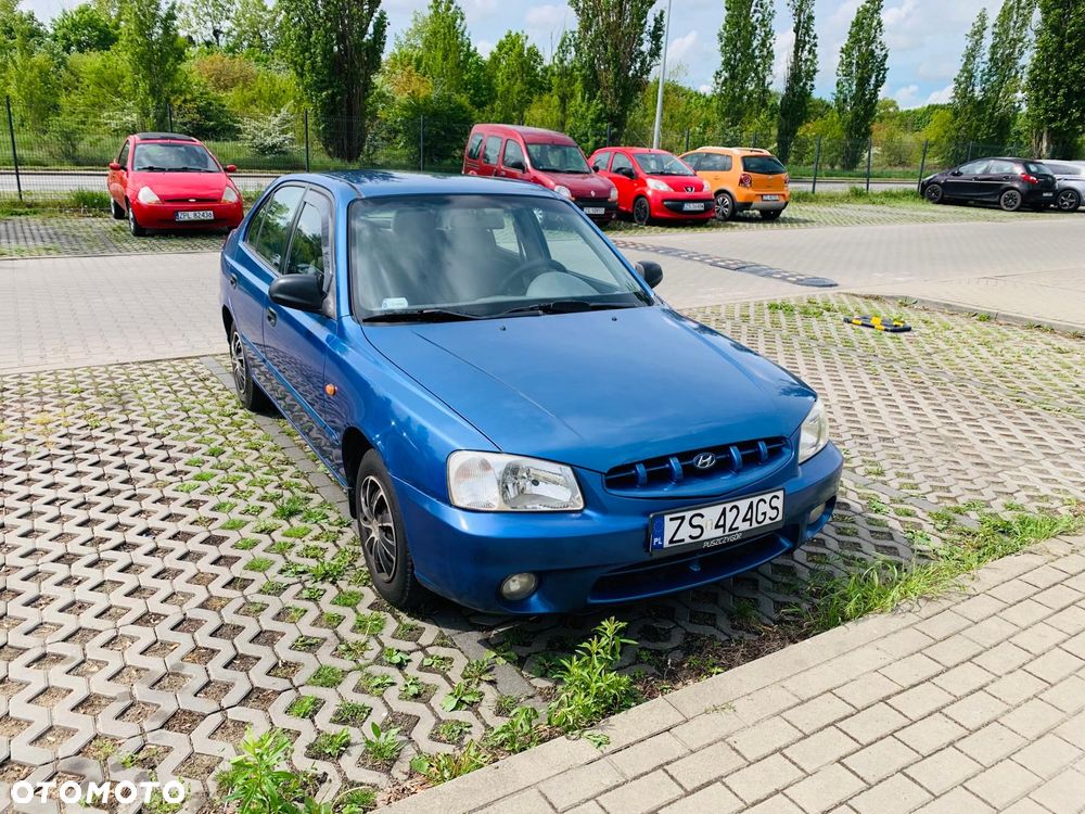 Hyundai Accent - 3