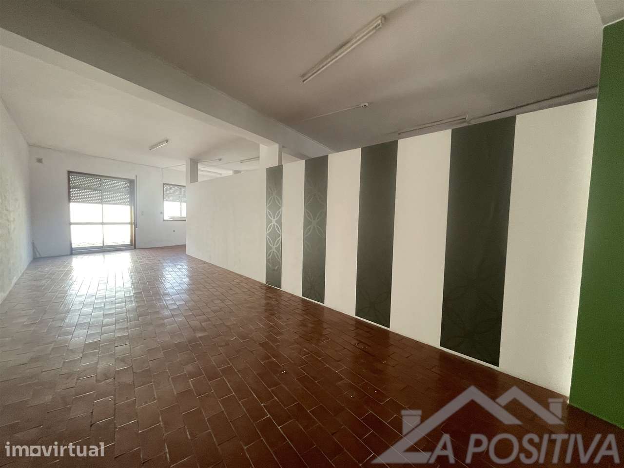 Loja  Venda em Oliveira de Azeméis, Santiago de Riba-Ul, Ul, Macinhata - Grande imagem: 4/10