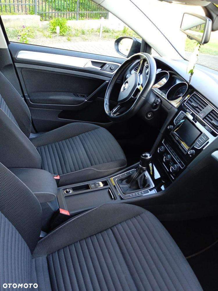 Volkswagen Golf Variant - 11