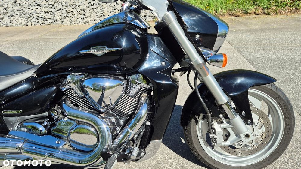 Suzuki Intruder - 15