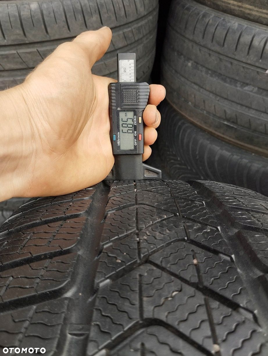 Pirelli Winter SottoZero 3 245 45 18 100 V, rant , XL  - BMW, MO 2szt - 3