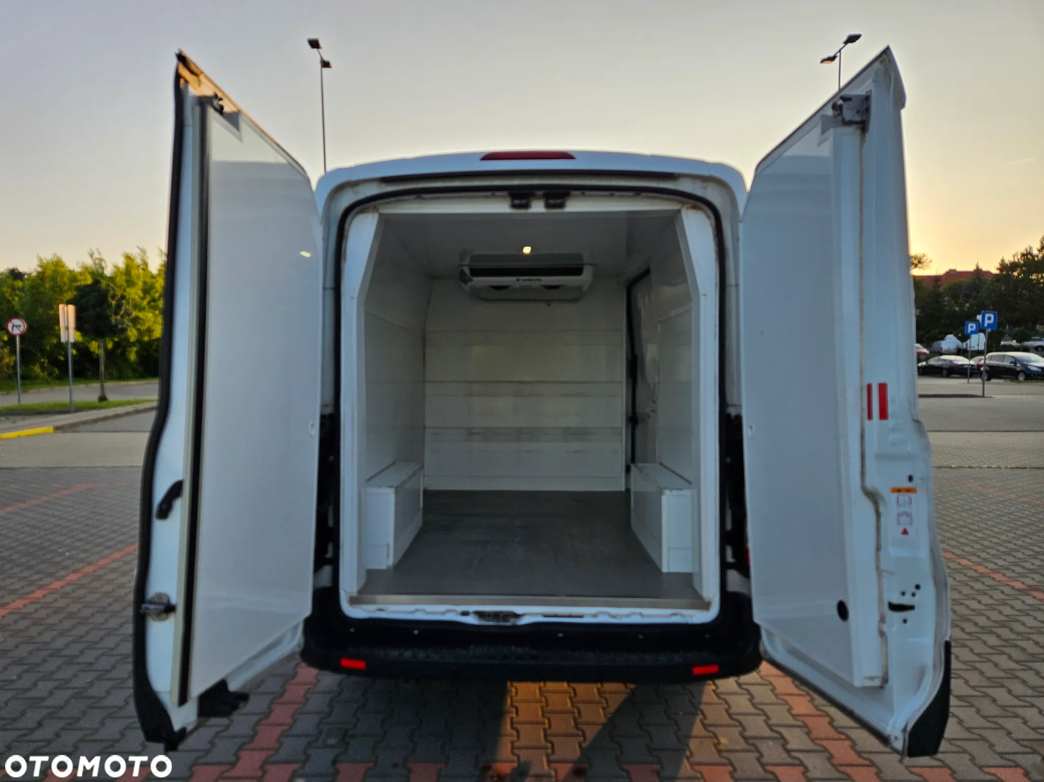 Ford Transit - 10