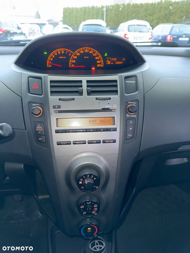 Toyota Yaris 1.33 Prestige - 14