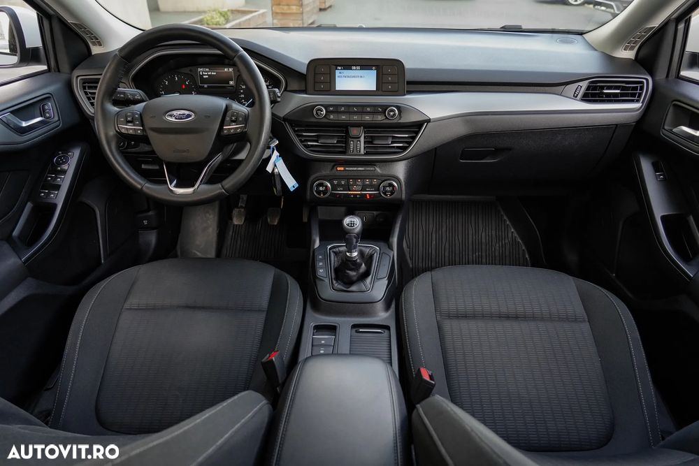 FORD Focus 2019 — imagine 10