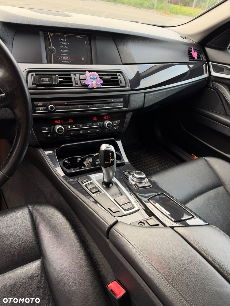 BMW Seria 5 525d - 6