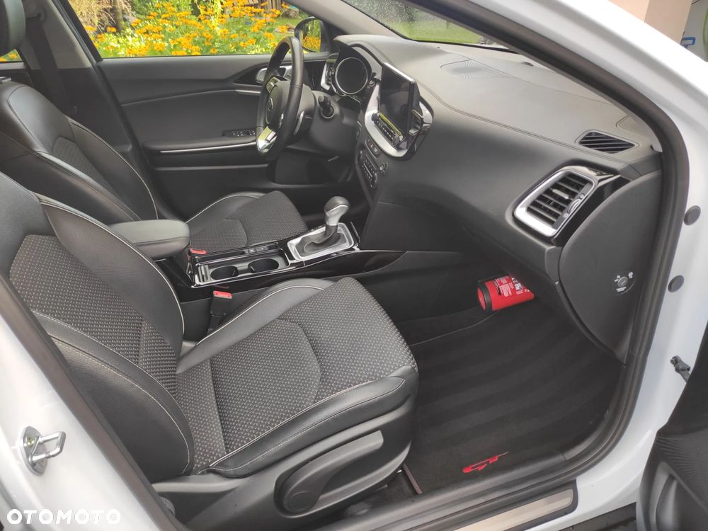 Kia XCeed - 15