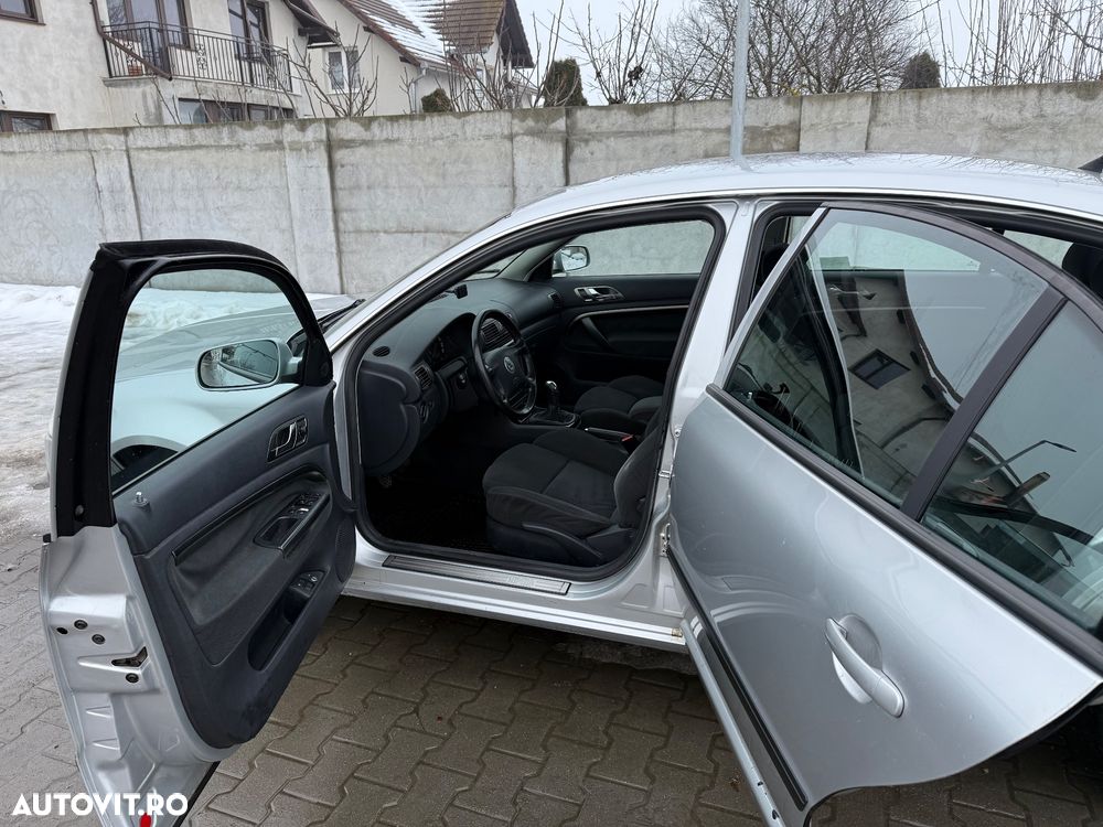 Skoda Superb 1,9 TDI Elegance - 34