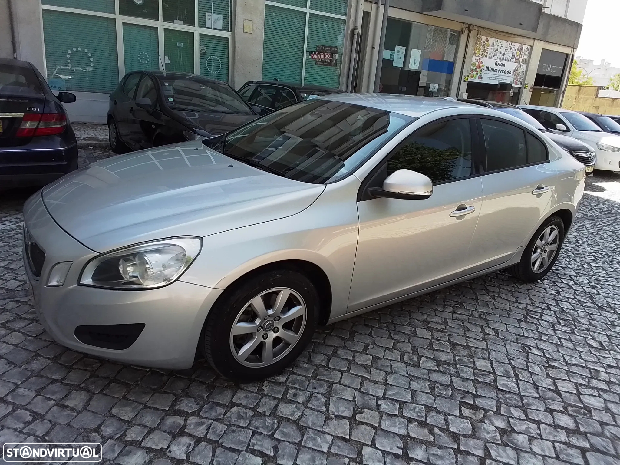 Volvo S60 2.0 D3 Momentum Start/Stop - 21