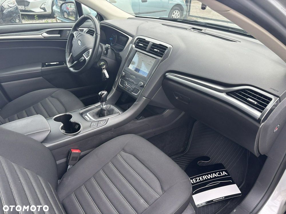 Ford Mondeo - 36