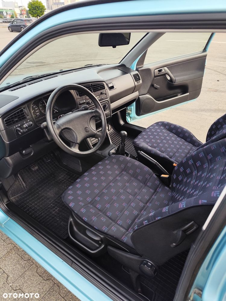 Volkswagen Golf - 31
