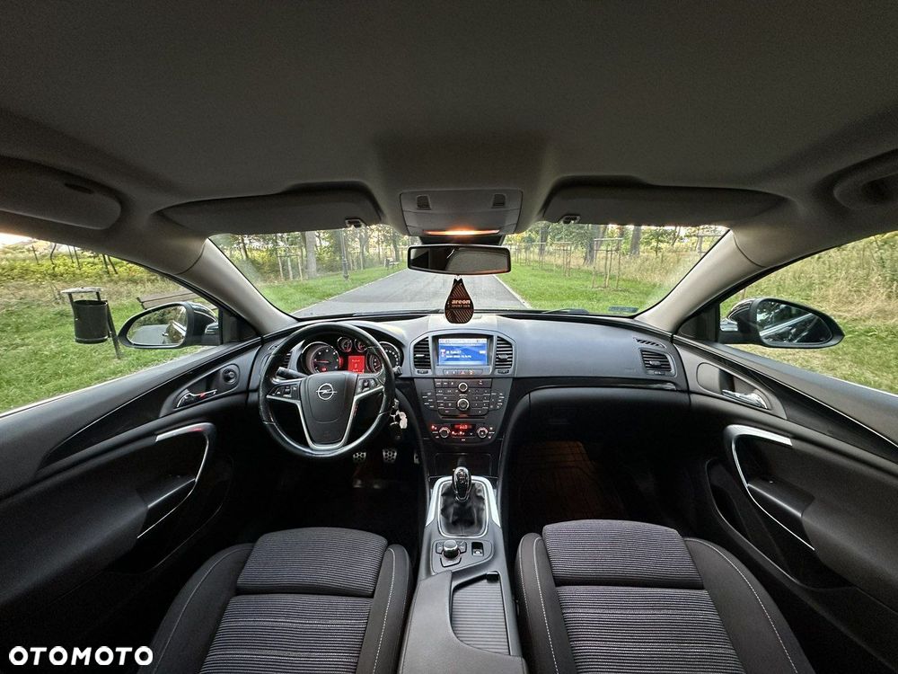 Opel Insignia - 30