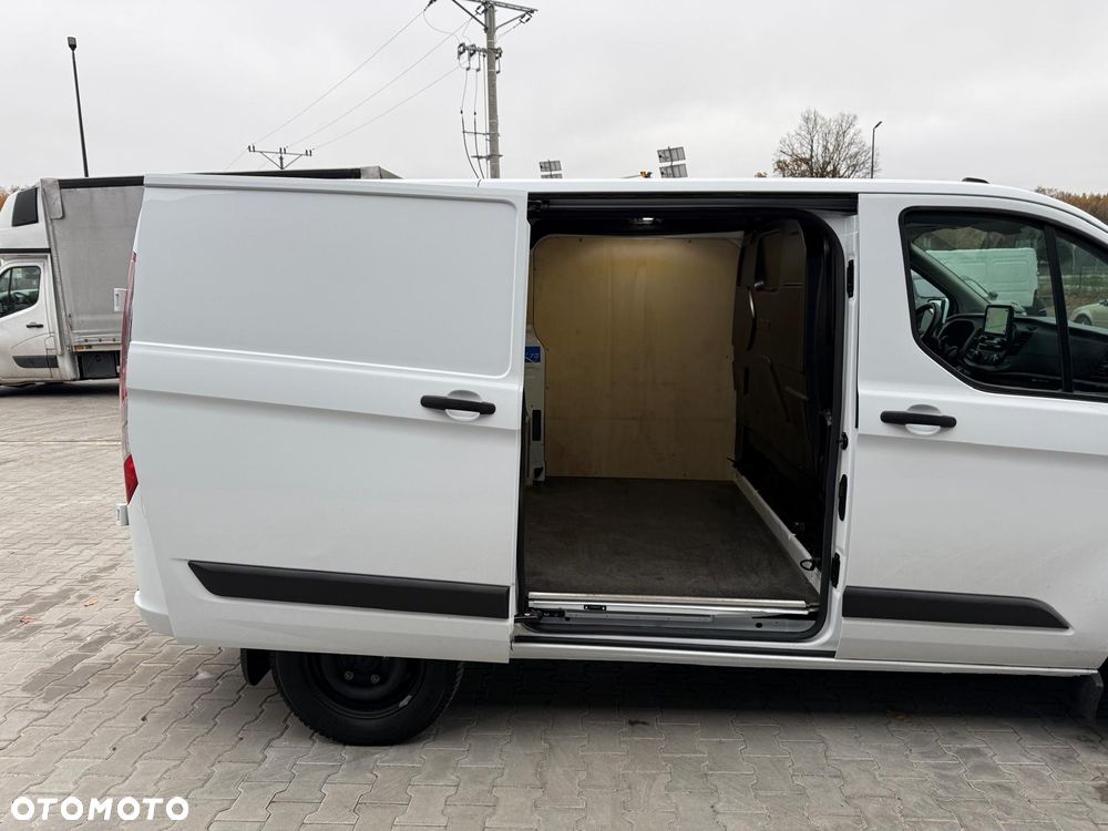Ford TRANSIT CUSTOM - 27