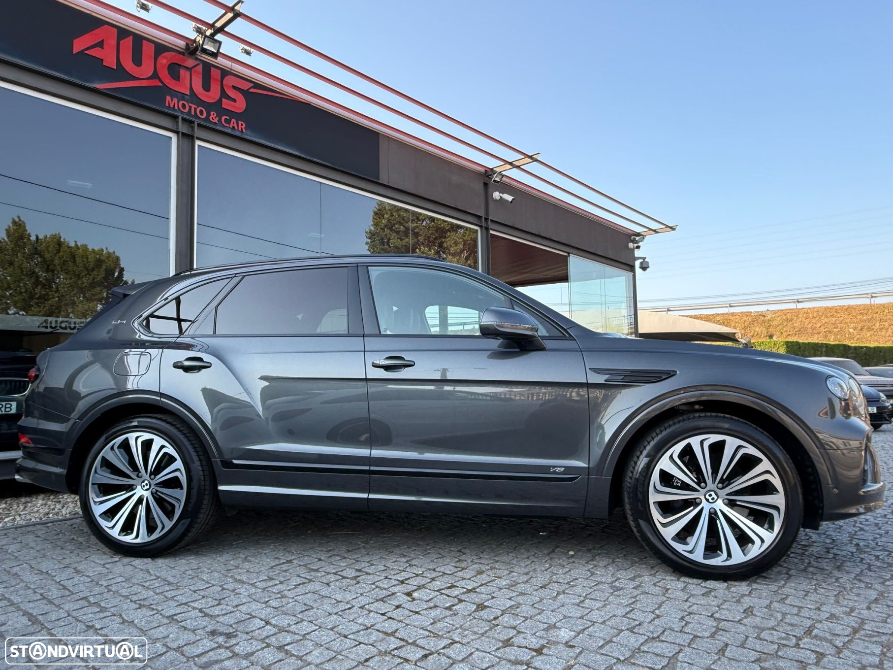 Bentley Bentayga V8 Atelier Edition - 2