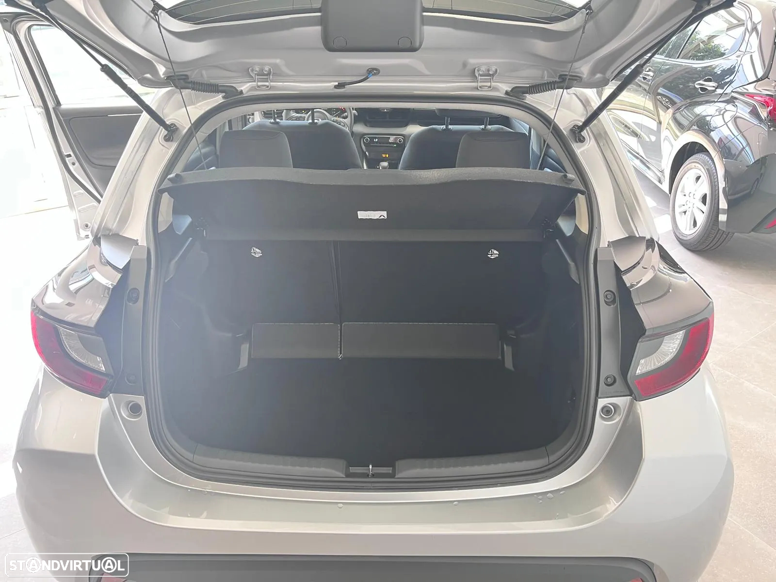 Mazda 2 1.5 L Hybrid VVT-i Centre-Line - 17