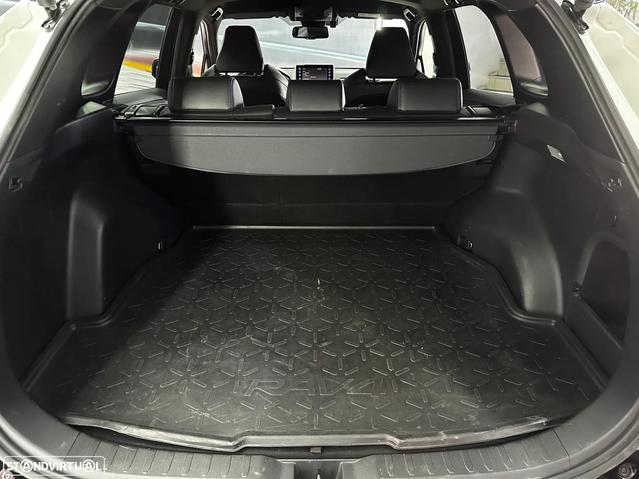 Toyota RAV4 2.5 HDF Square Collection - 9