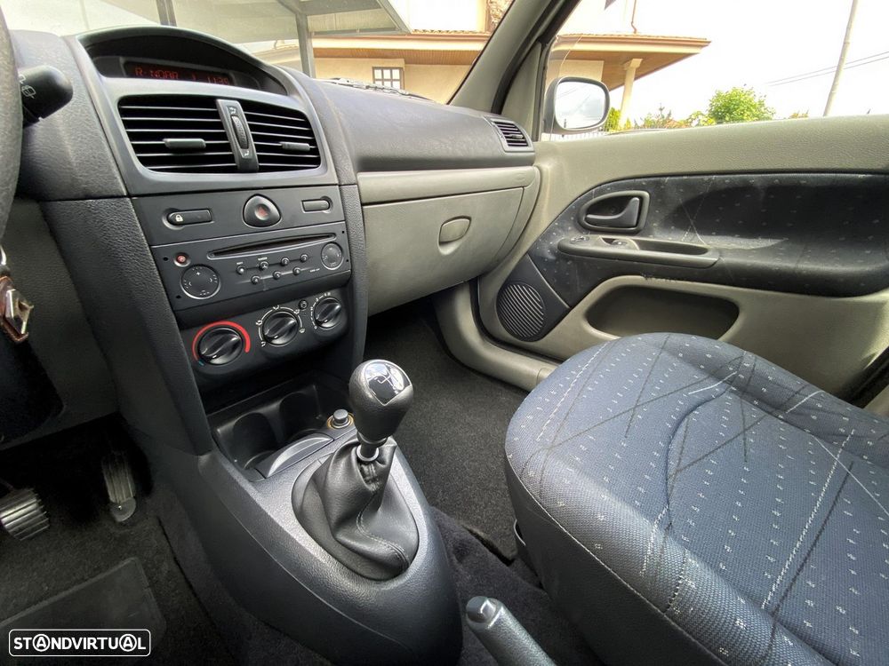 Renault Clio 1.2 16V Expression - 7