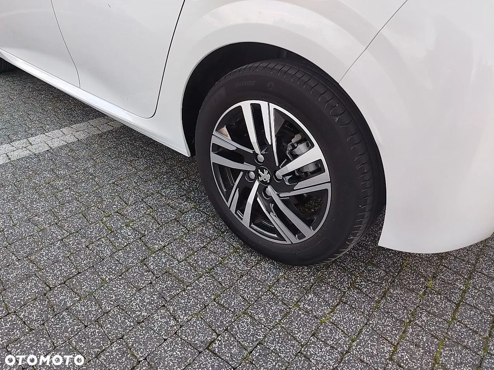 Peugeot 208 TURBO 100 Allure - 36