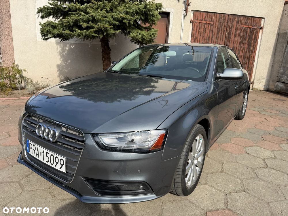 Audi A4 Limousine - 1