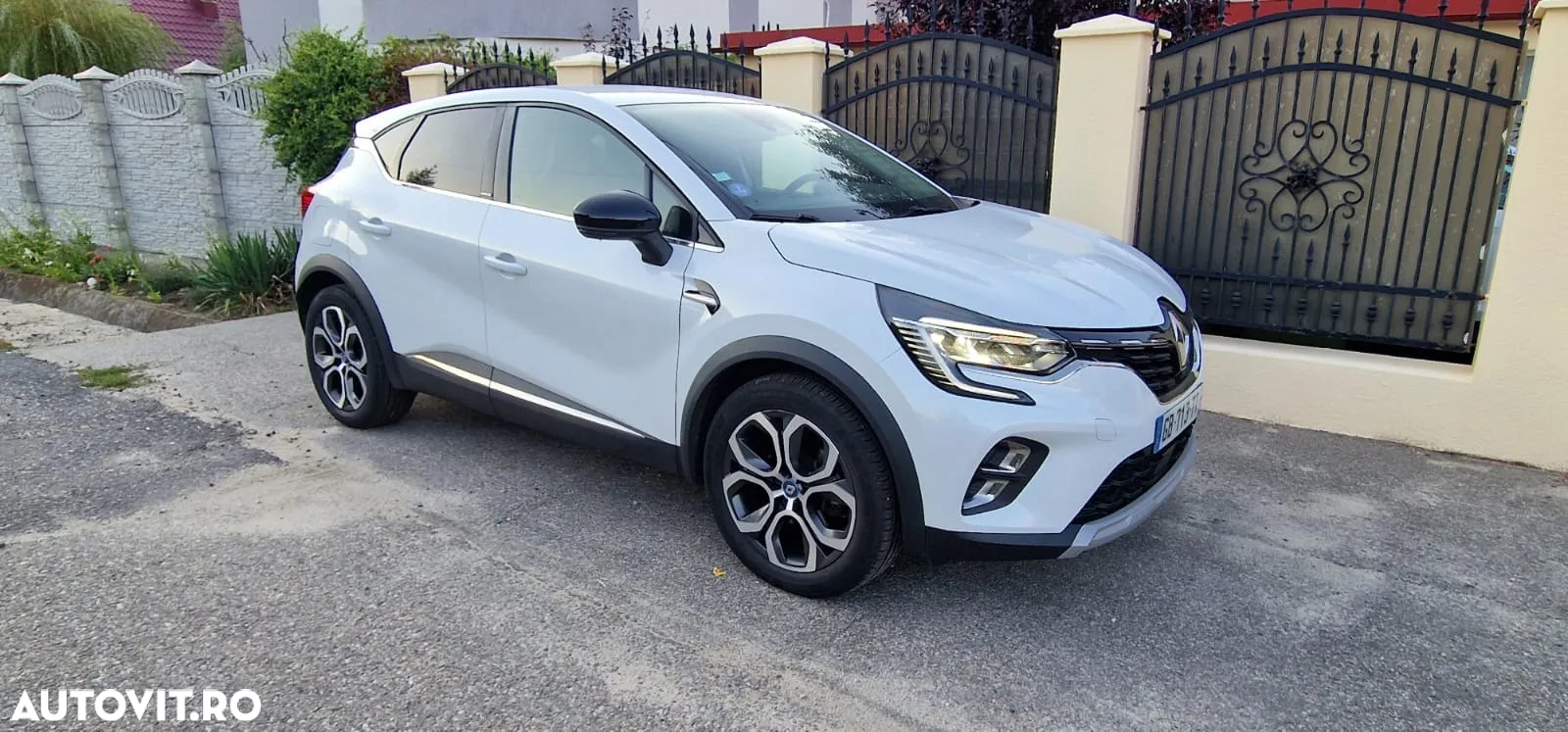 Renault Captur E-Tech Plug-In-Hybrid Intens - 3