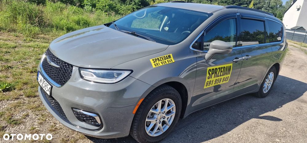 Chrysler Pacifica - 1