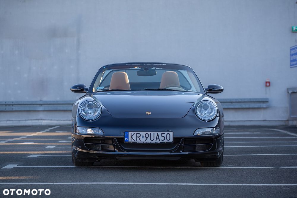 Porsche 911 Carrera - 1