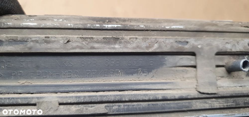 Listwa błotnika lewy tył tylna lewa Audi A3 8P 3D 8P3853699B - 3