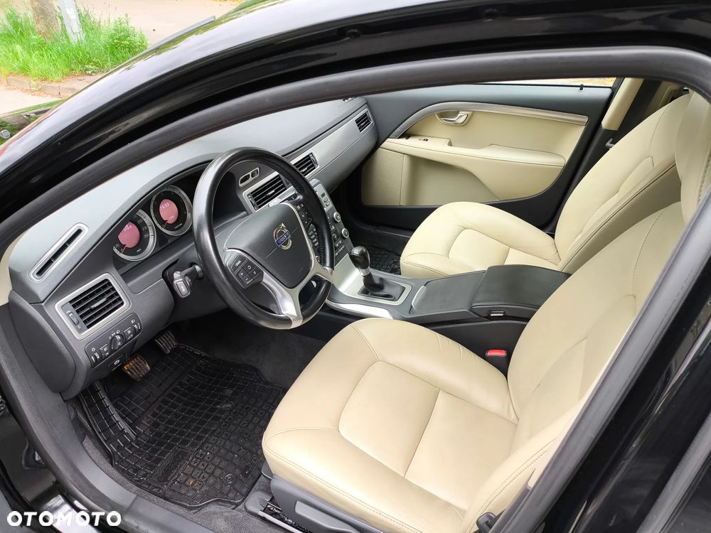 Volvo V70 D3 Momentum - 4