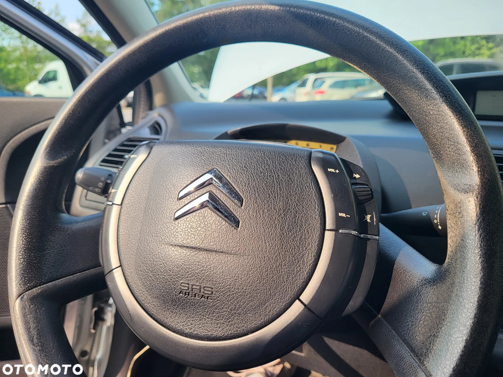 Citroën C4 1.4 16V Advance - 11