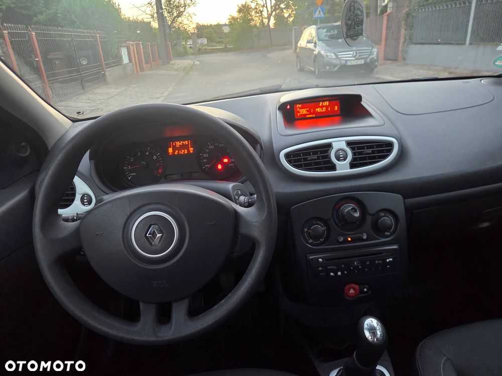 Renault Clio - 18