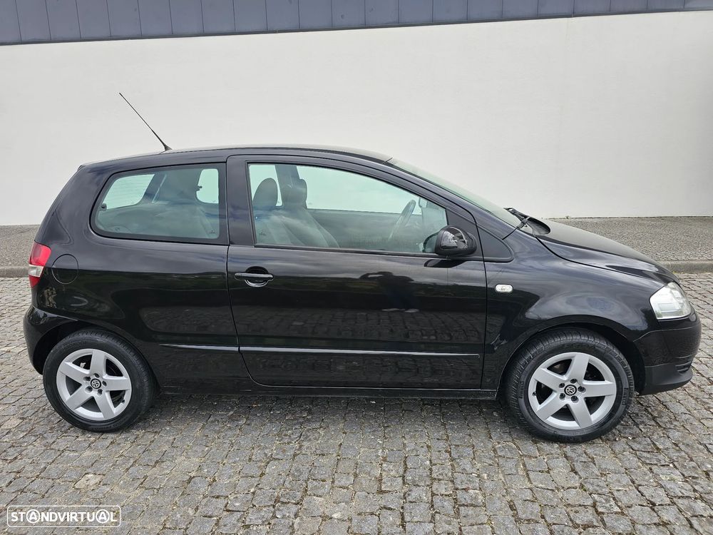 VW Fox 1.4 TDi T.Liso - 5
